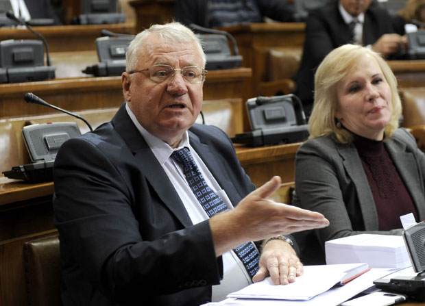 ЉАЈИЋЕВИ ПОСЛАНИЦИ НАСТАВИЛИ РАТ СА СРС: Тражили да се Шешељ избаци